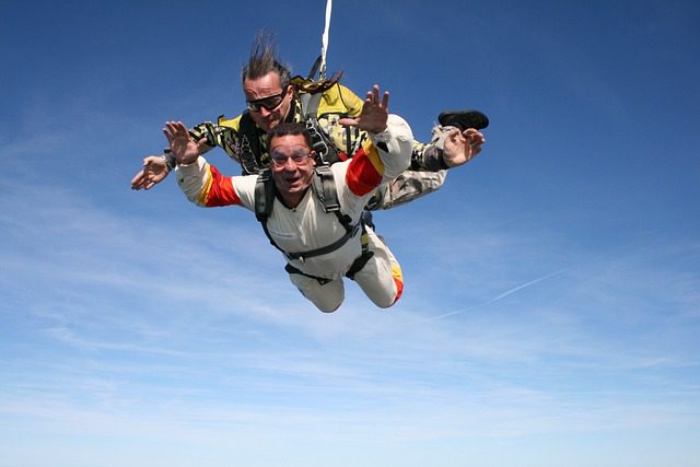 skydiving-721299_640